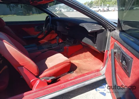 1986 Chevrolet Camaro Berlinetta z USA, uszkodzony, nr VIN 1G1FS87H1GL139148
